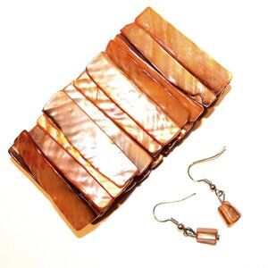 Mother of Pearl Sea Shell Stretch Sand Beach Bracelet Earrings Set